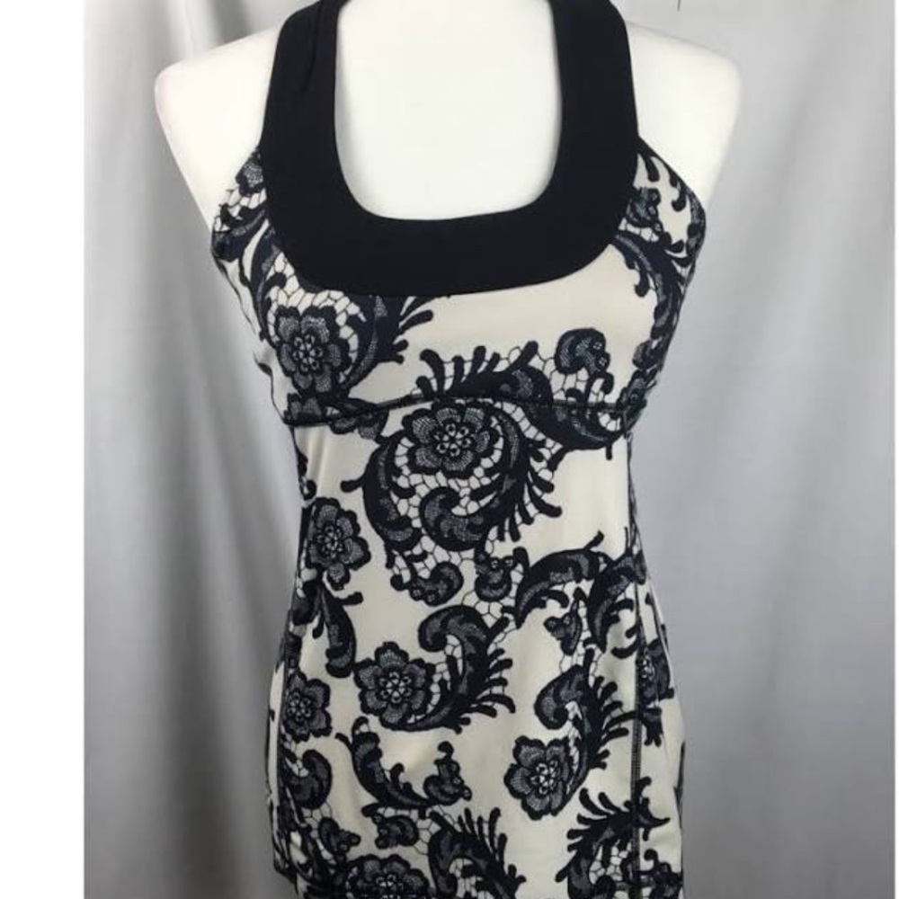 Lululemon lace print scoop neck tank size 4